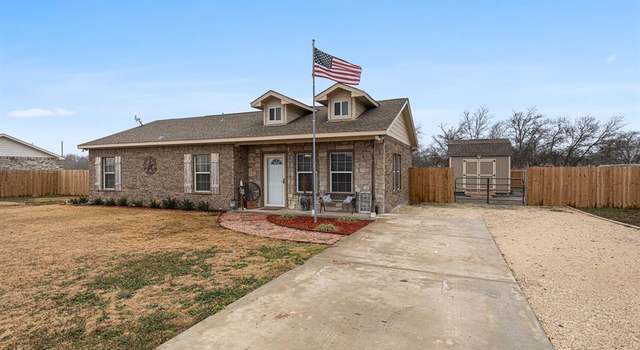 Photo of 106 Moore St, Itasca, TX 76055