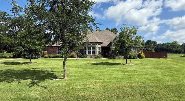 Photo of 202 Chrissa Dr, Pottsboro, TX 75076