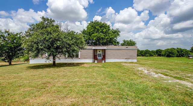 Photo of 256 Hilltop Trl, Rhome, TX 76078