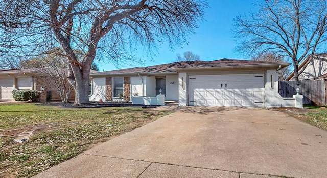 Photo of 3703 Firethorn Dr, Arlington, TX 76017