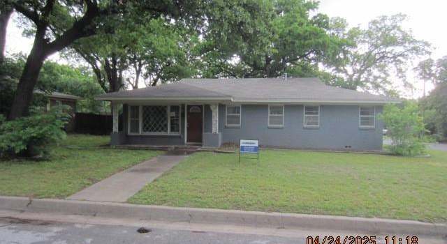 Photo of 7145 Robinhood Ln, Fort Worth, TX 76112
