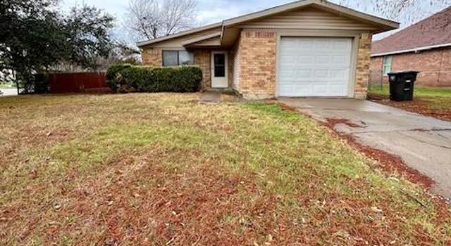 Photo of 1937 Christopher Dr, Fort Worth, TX 76140