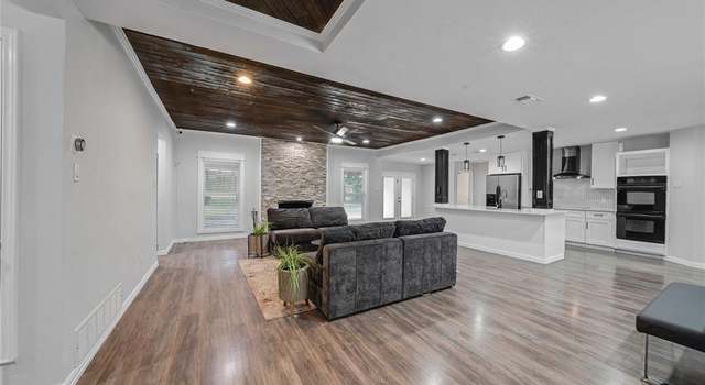 Photo of 405 Billy Creek Cir, Hurst, TX 76053