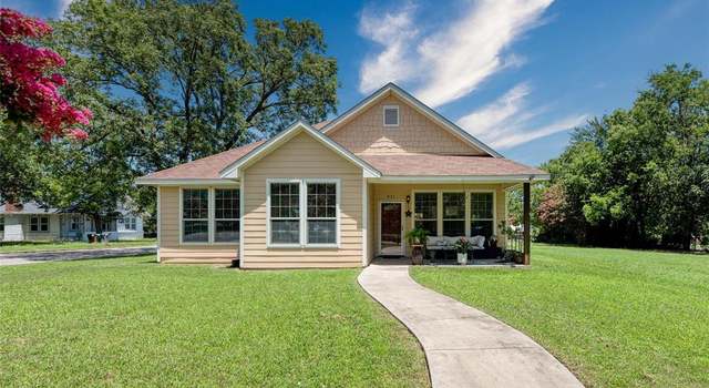 Photo of 931 W Walker St, Denison, TX 75020