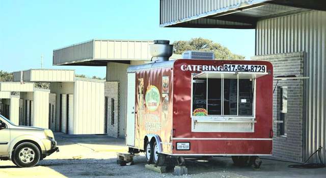 Photo of 2813 Catfish Ct, Granbury, TX 76048