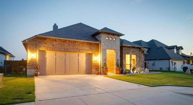 Photo of 1305 Crown Valley Dr, Weatherford, TX 76087