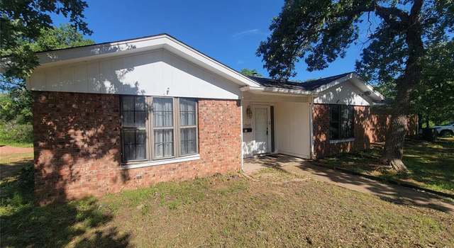 Photo of 1505 S Rodgers Dr, Graham, TX 76450