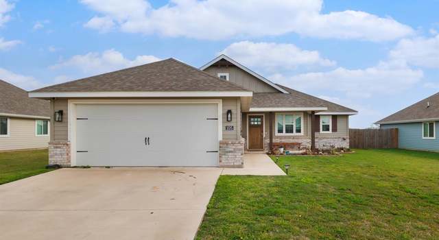 Photo of 105 Mustang Dr, Gainesville, TX 76240