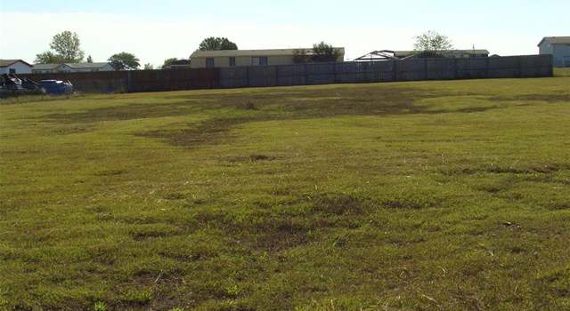Photo of 3320 Shady Creek Cir, Red Oak, TX 75154