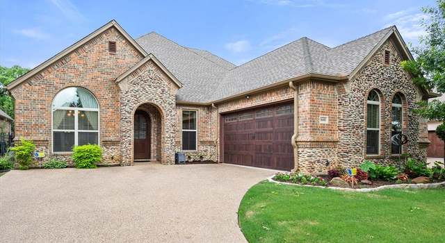 Photo of 3600 Regents Park Ct, Arlington, TX 76017