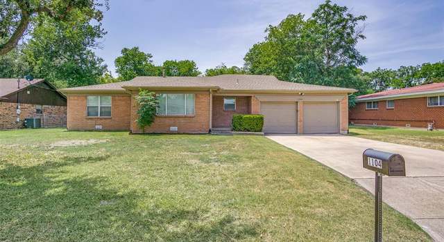 Photo of 1104 Park Center St, Benbrook, TX 76126