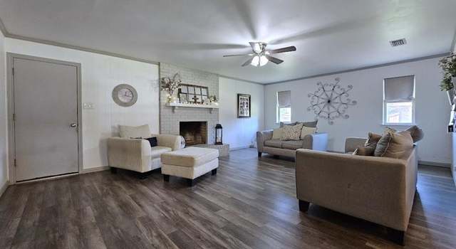 Photo of 751 King Arthur Dr, Midlothian, TX 76065