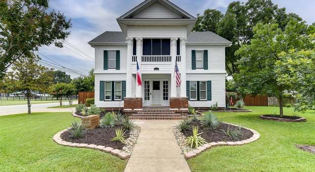 Photo of 520 N College St, Waxahachie, TX 75165