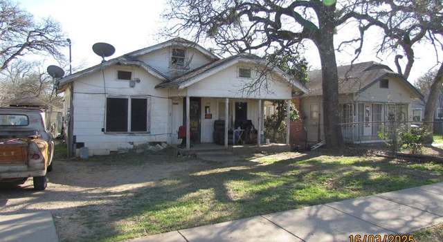 Photo of 3222 Grayson St, Fort Worth, TX 76119