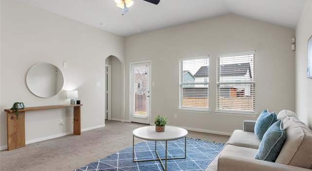 Photo of 1328 Glen Garden Dr, Fort Worth, TX 76104