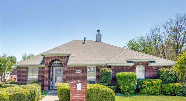 Photo of 10513 Lone Pine Ln, Fort Worth, TX 76108