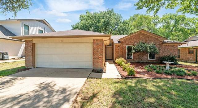 Photo of 703 Creekside Dr, Euless, TX 76040