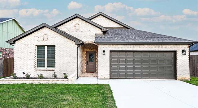 Photo of 1407 Jefferson St, Bowie, TX 76230