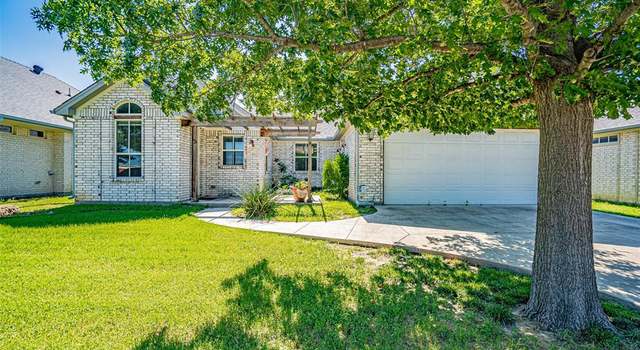 Photo of 109 Ralph St, White Settlement, TX 76108