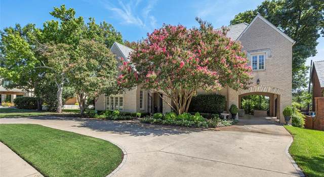 Photo of 2321 Medford Ct E, Fort Worth, TX 76109