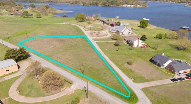 Photo of 2110 Lake Side Dr, Bonham, TX 75418