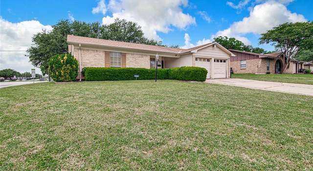 Photo of 2601 Denbury Dr, Fort Worth, TX 76133
