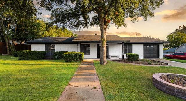Photo of 218 E 7th St, Weatherford, TX 76086