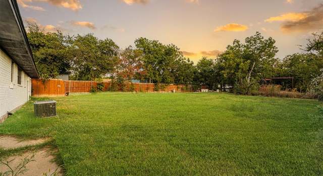 Photo of 218 E 7th St, Weatherford, TX 76086