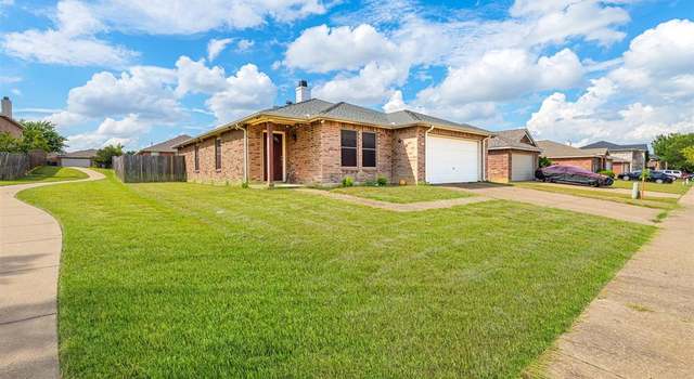 Photo of 807 Wild Prairie Dr, Arlington, TX 76002