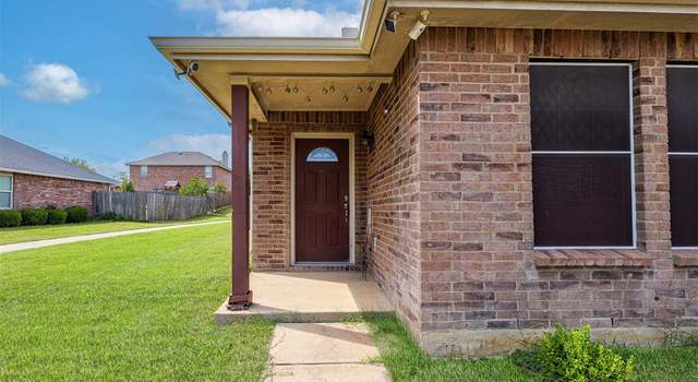 Photo of 807 Wild Prairie Dr, Arlington, TX 76002