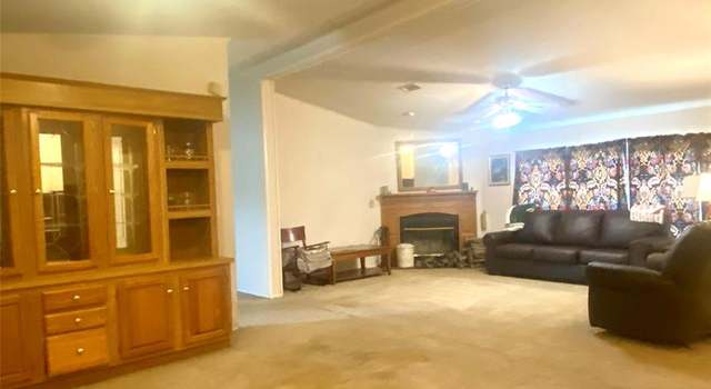 Photo of 323 Cedar Meadows Ln, Whitewright, TX 75491