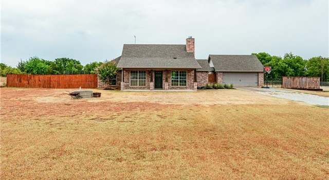 Photo of 1027 Ladybird Ln, Azle, TX 76020