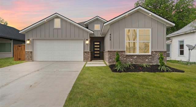 Photo of 425 E Walnut St, Hillsboro, TX 76645