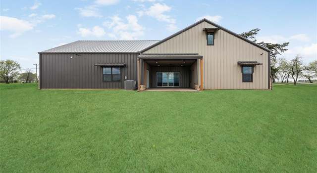 Photo of 160 Quail Run Ct, Decatur, TX 76234