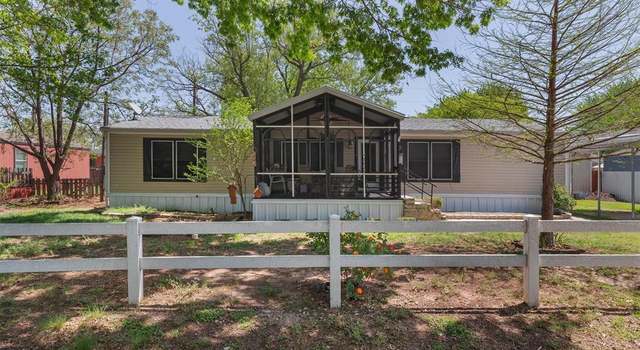 Photo of 5425 Lake View Dr, Granbury, TX 76048