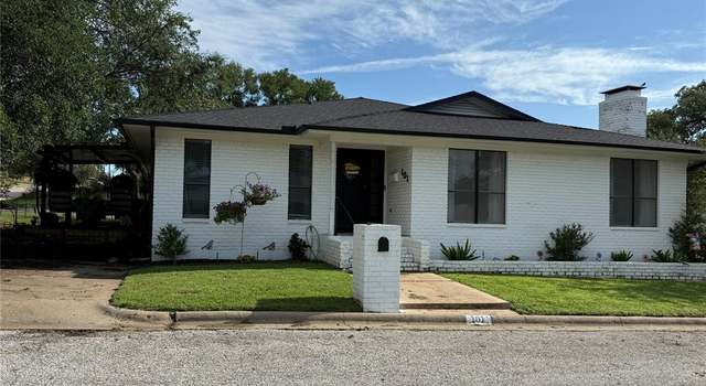Photo of 101 Cluster Dr, Mineral Wells, TX 76067