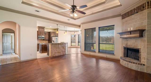 Photo of 124 Mill Crossing Ln, Springtown, TX 76082