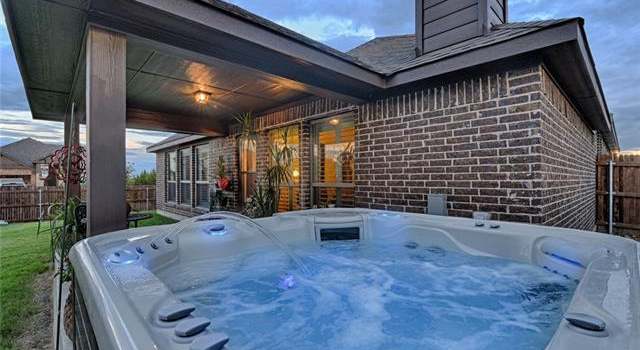 Photo of 3825 Hyde Park Dr, Midlothian, TX 76065