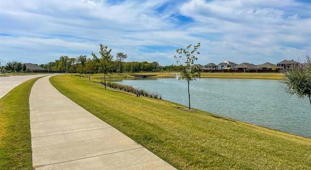Photo of 1416 Arrowwood Dr, Aubrey, TX 76227