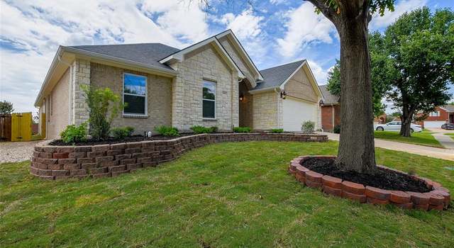 Property at 2003 Merritt Way, Arlington, TX 76018, 4 beds, 2 baths