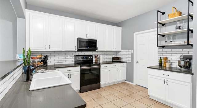 Photo of 221 Brookdale Dr, Midlothian, TX 76065