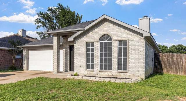 Photo of 6119 Wall St, Arlington, TX 76018