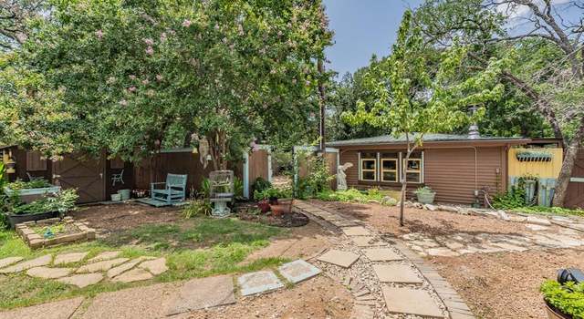 Photo of 2057 Breezywood Dr, Flower Mound, TX 75022