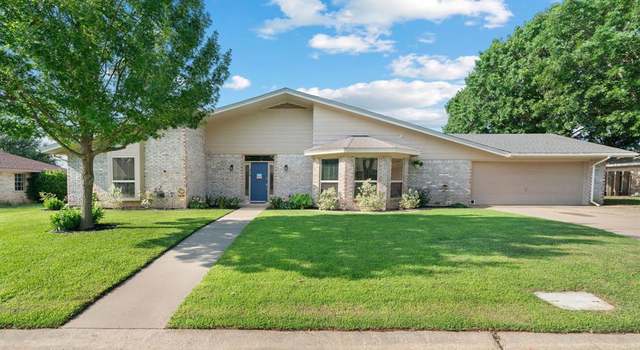 Photo of 516 Henry St, Lindsay, TX 76250