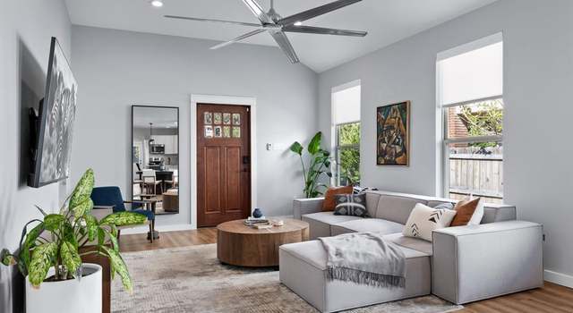 Photo of 1004 S Montreal Ave, Dallas, TX 75208