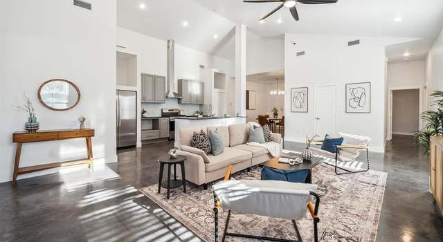 Photo of 2210 Hooper St, Dallas, TX 75215