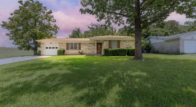 Photo of 1608 Nichols St, Ennis, TX 75119