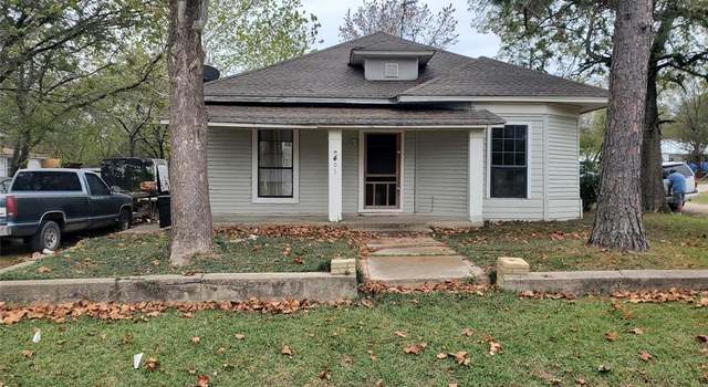 Photo of 401 E Main St, Wolfe City, TX 75496