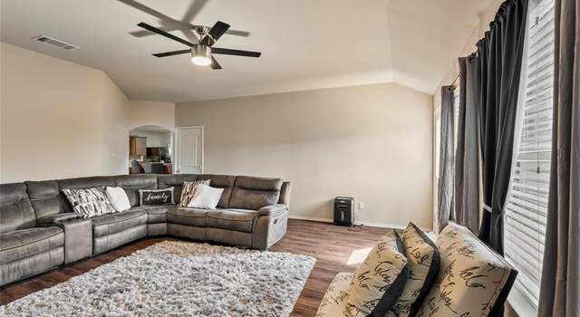 Photo of 1800 Pioneer Way, Lancaster, TX 75146