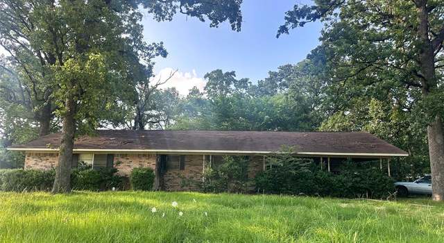 Photo of 108 Mockingbird St, Mount Pleasant, TX 75455